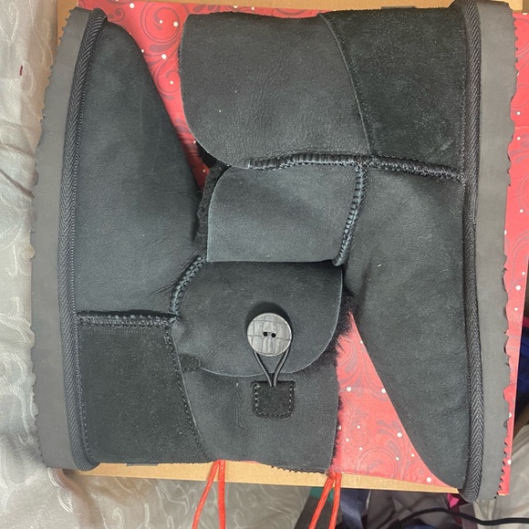 NWT UGG Burleigh Button Mini Natural Black Australian Sheepskin Boots - Picture 10 of 15